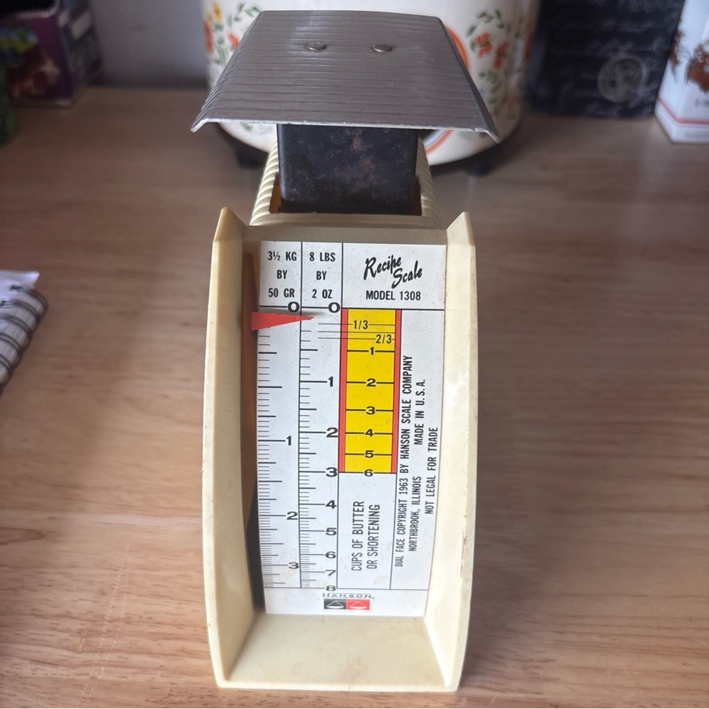 Retro Kitchen Scale - Cream